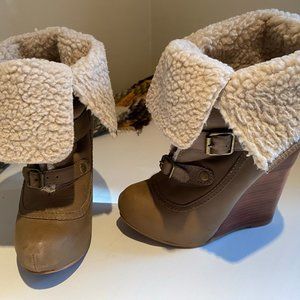 Betsey Johnson Ryaan Sherling Leather Wedge Boots